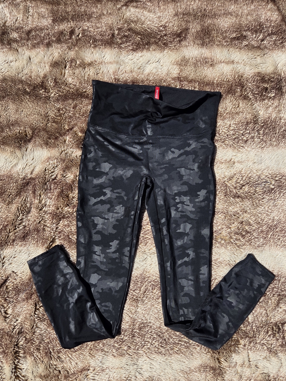 SPANX Faux Leather Camo Leggings L Moto  Black Gray Camouflage Athleisure Edgy